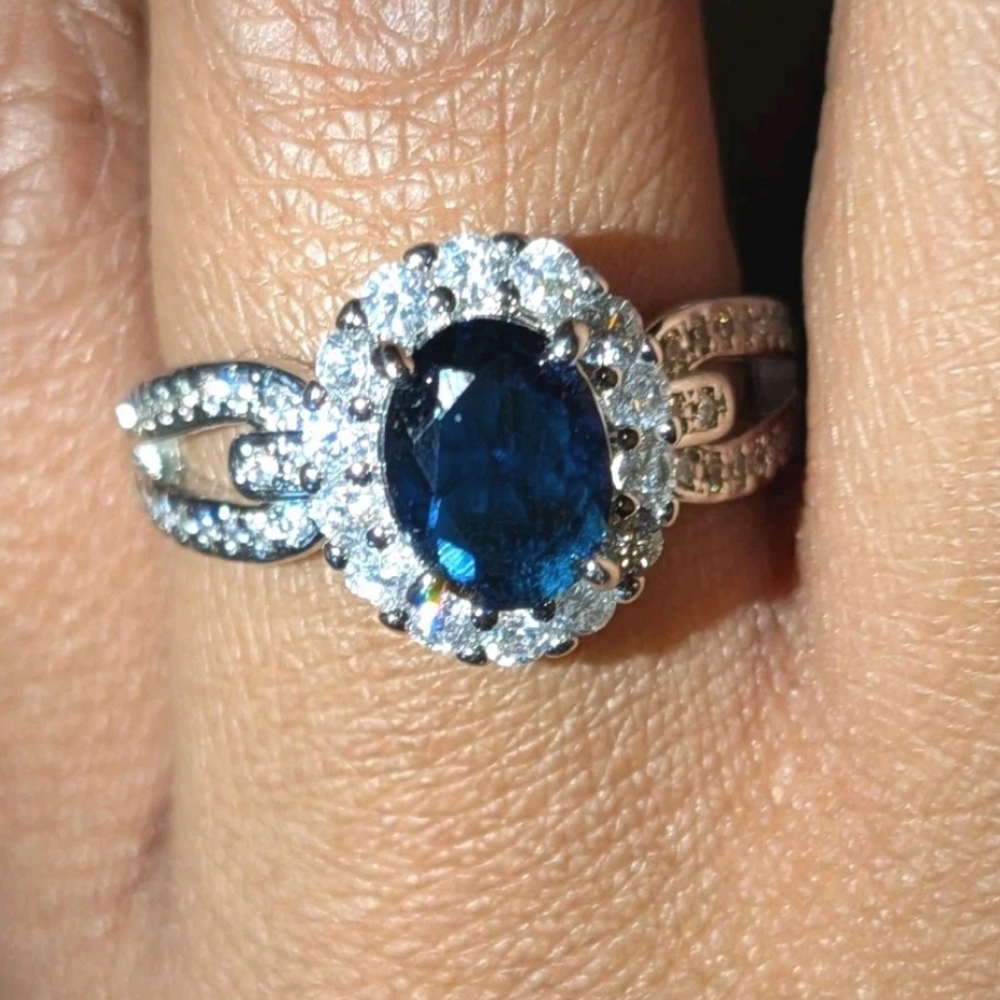 Stunning Ladie's Sapphire Gemstone Zirconia Engagement Ring Sz 7